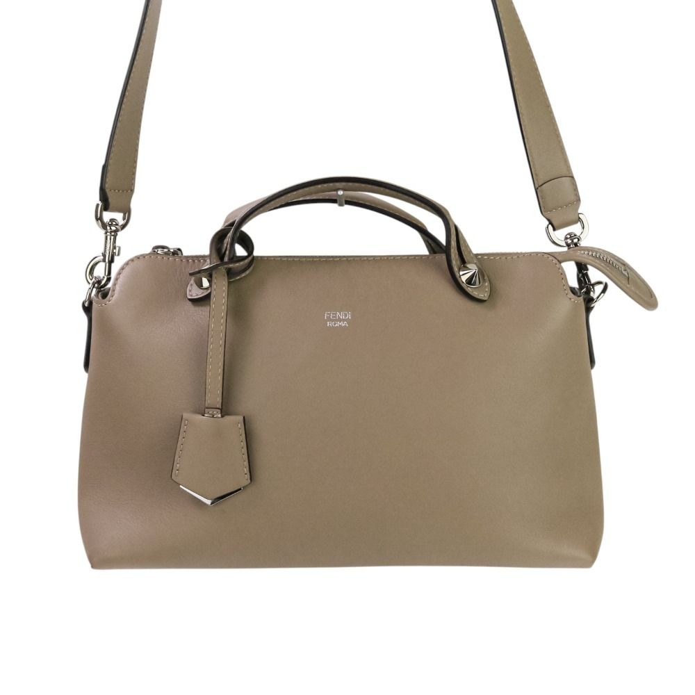 えりフェンディ　マンマバケット　キャンバス　ショルダーバッグ　ブラウン フェンディ ズッカ マンマバケット キャンバス ショルダーバッグ