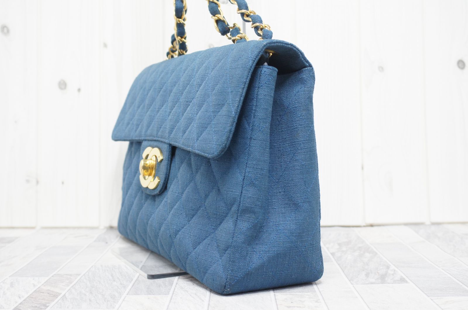 CHANEL ショルダーバッグ デニム　デカマトラッセ　2番台 CHANEL シャネル チェーンショルダーバッグ デニム デカマトラッセ