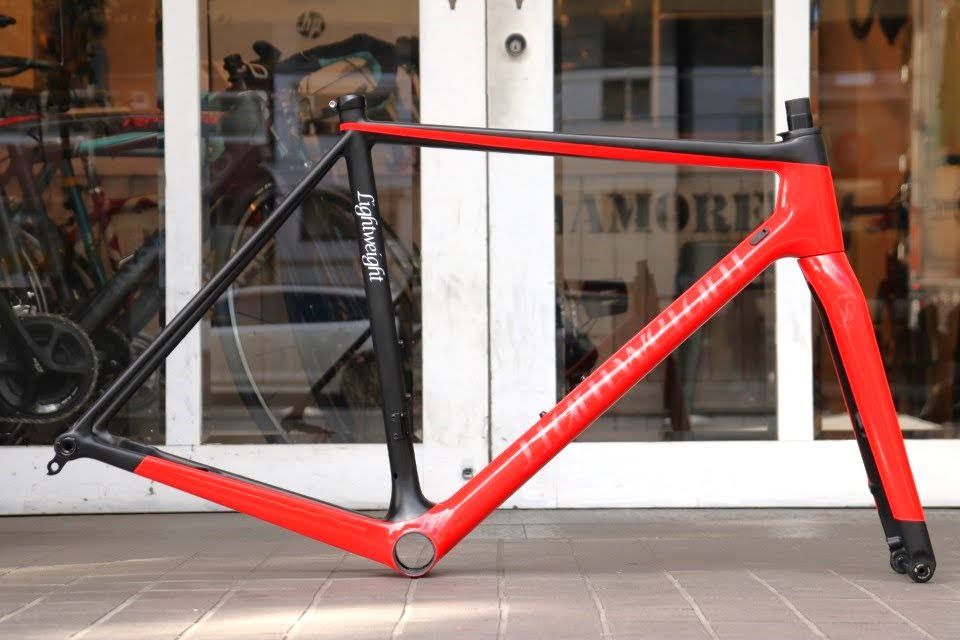 決算SALE ライトウェイト Lightweight ウルゲシュタルト