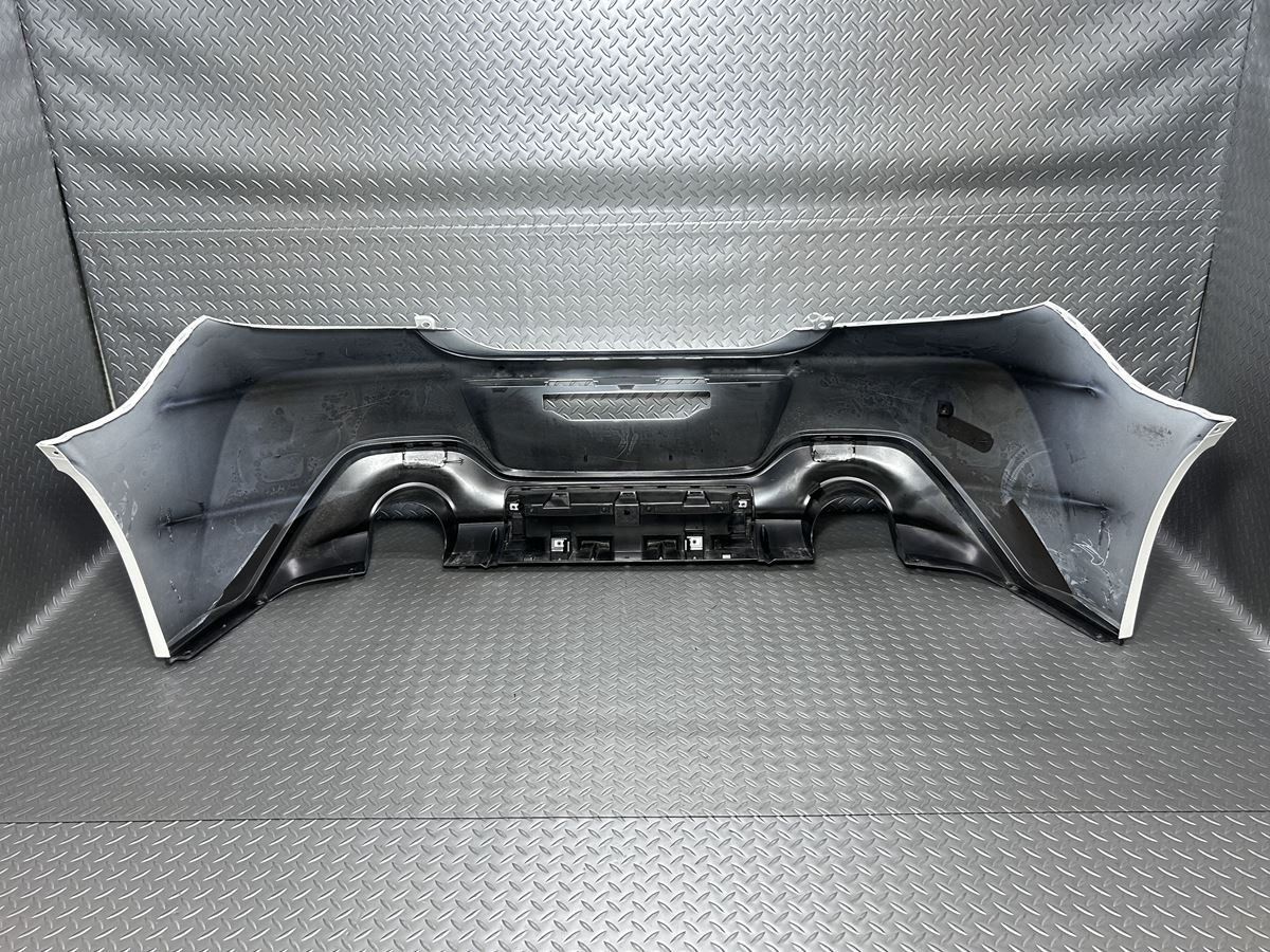 送料無料【中古】ZN8/ZD8 GR86/新型BRZ 純正リアバンパー パール