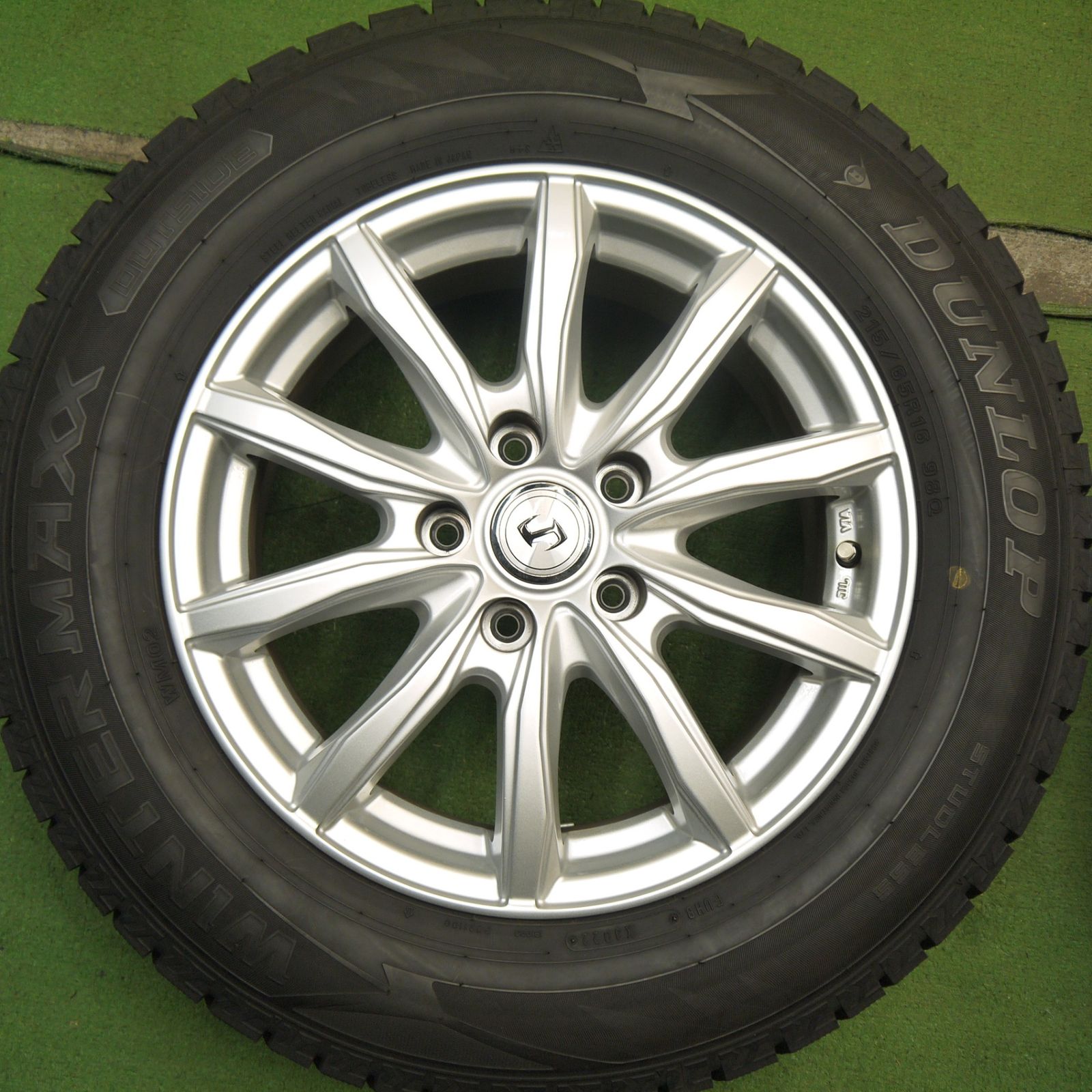 215/65R16 スタッドレス　22年　ウィンターマックス03 バリ溝！ 215/65R16 スタッドレス 22年 ウィンターマックス03 バリ溝！