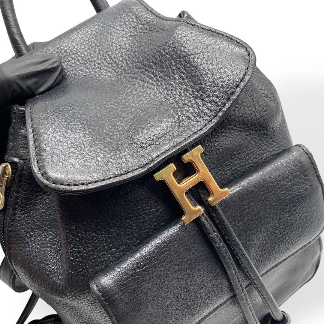 【極美品】ヒロフ ミニリュック シボ革 ブラック ロゴ金具 極美品 HIROFU ヒロフ リュックサック Hロゴ金具 レザー シボ革