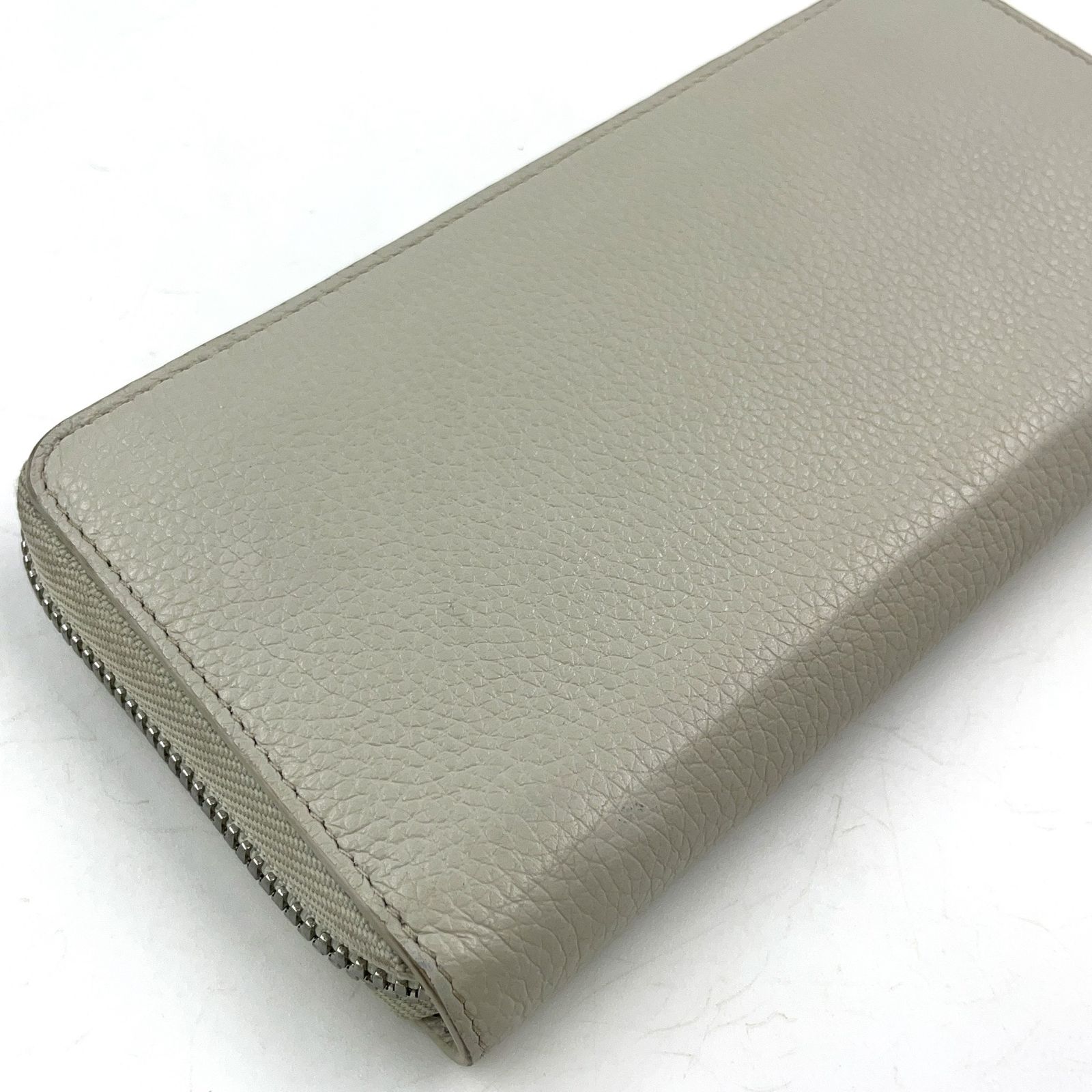 アイボリー 財布