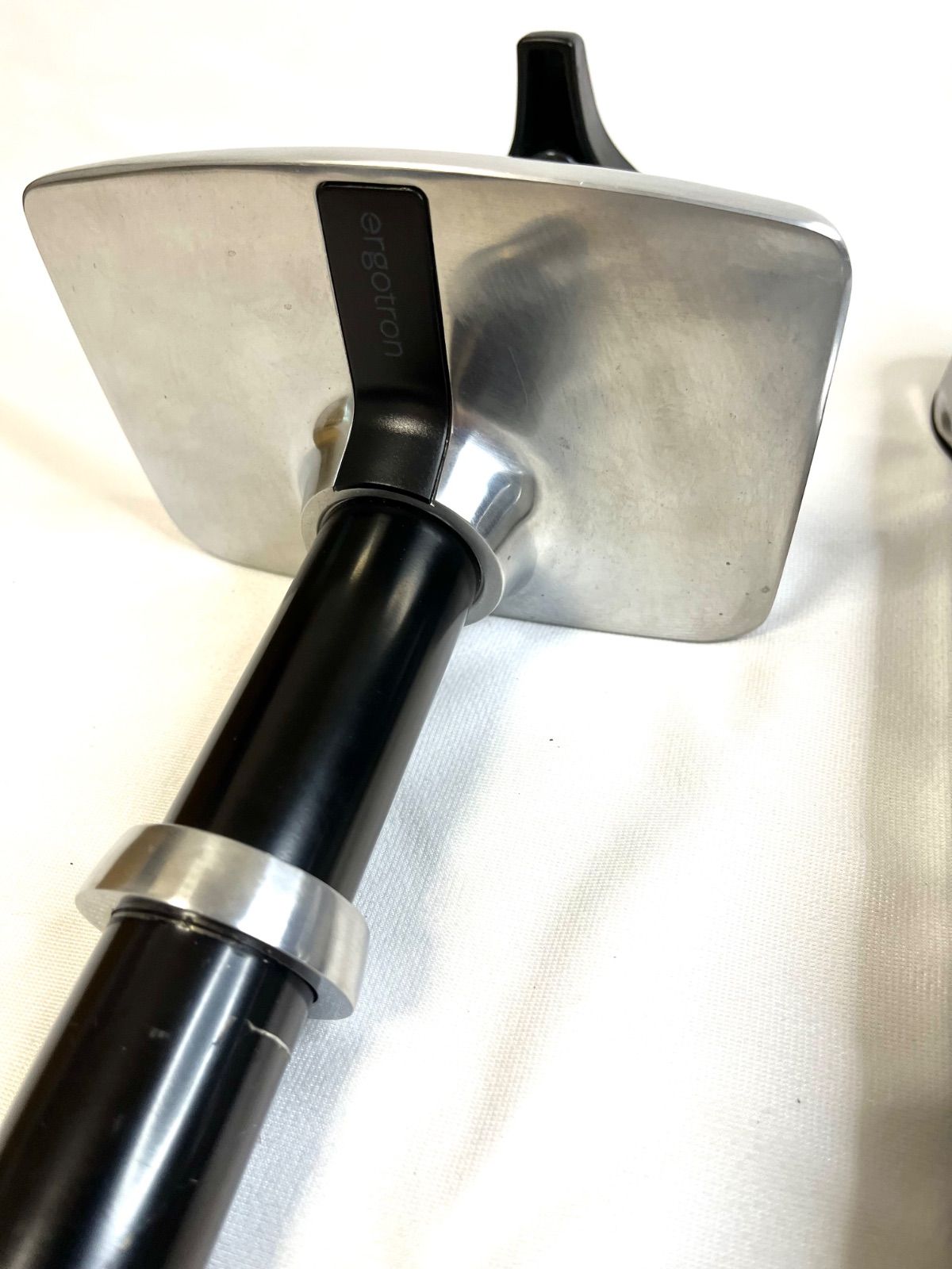 ERGOTRON エルゴトロン LX モニターアーム デスクマウント シルバー CHRISTIANNAURATH_COM_BR