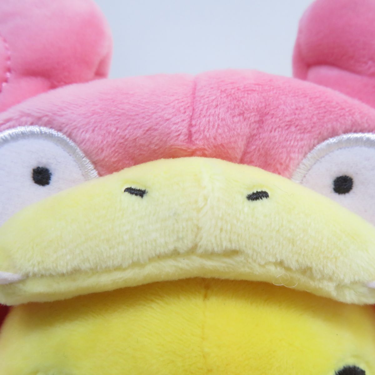ポケモン★♥メガヤドランのポンチョを着たピカチュウ♥★ぬいぐるみ Amazon.co.jp: ポケモンセンターオリジナル マスコット