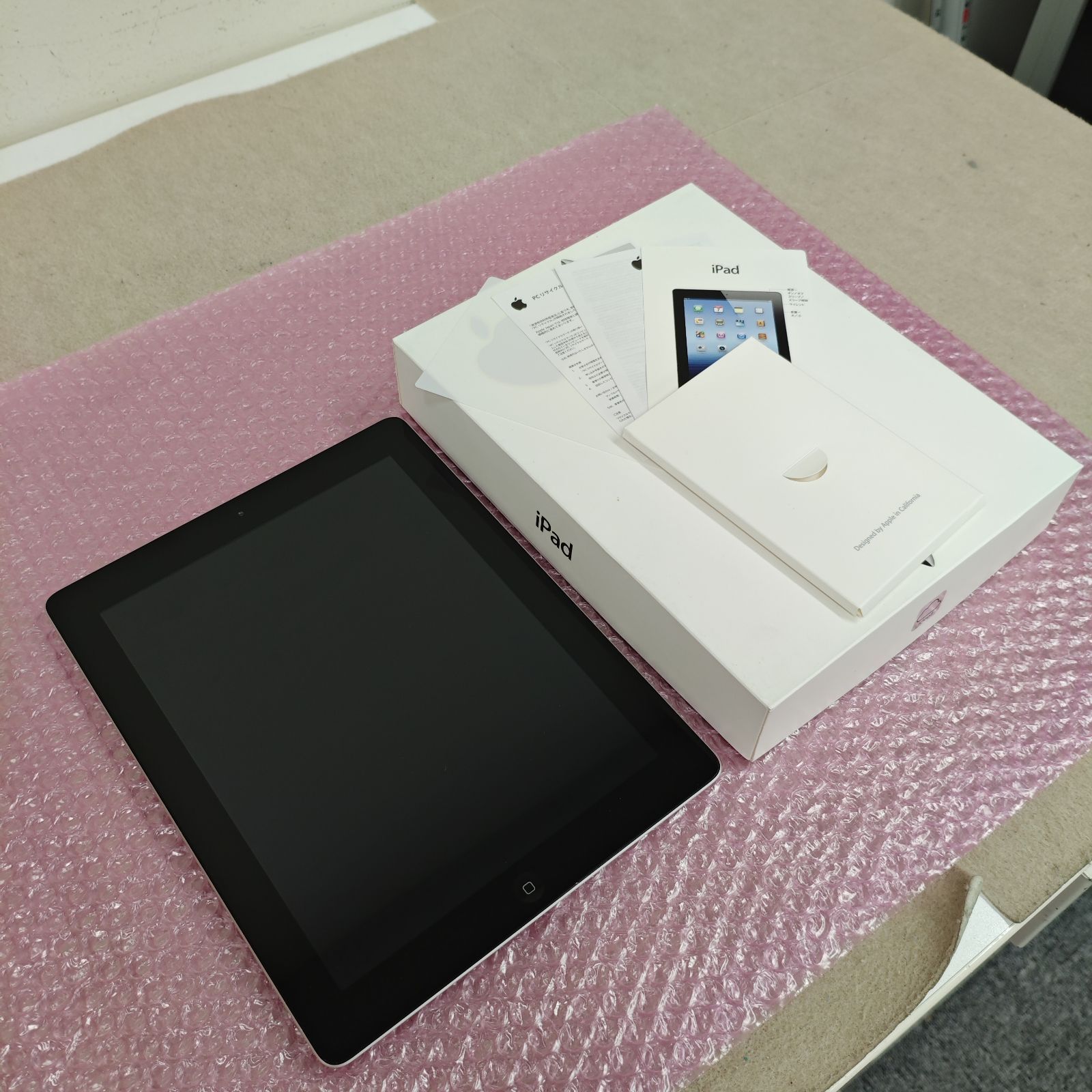 iPad 第3世代 16GB Wi-Fi MC705J/A 中古 - メルカリ