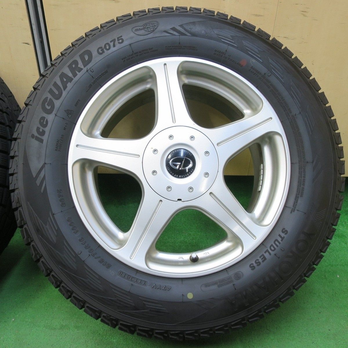 215|70R16 ヨコハマ
