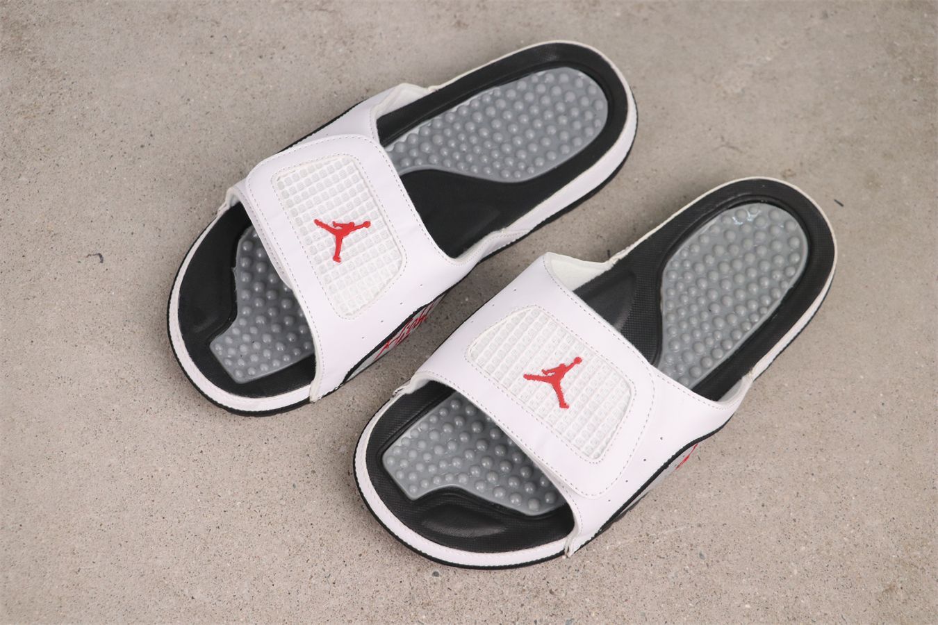 【新作人気】2026【今日特価】エアジョーダン 532225-116 ホワイトレッドグレー-WTO輸入 かがまずに履ける