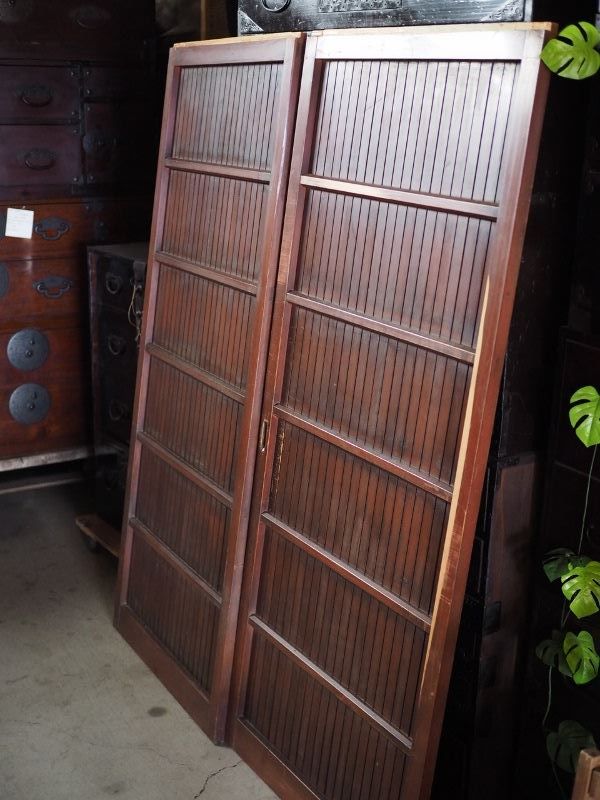 古民家の格子戸２枚セット 素材提供です