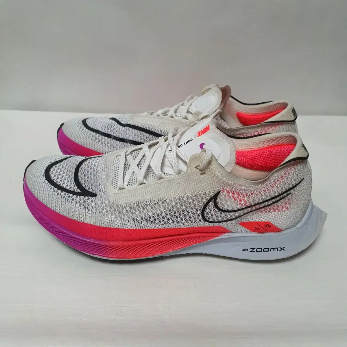 NIKE - NIKE ナイキ ズーム フライニット　メンズ　27.5cm まつろはぬもの 松岡洋右の密偵となったあるアイヌの半生-セール
