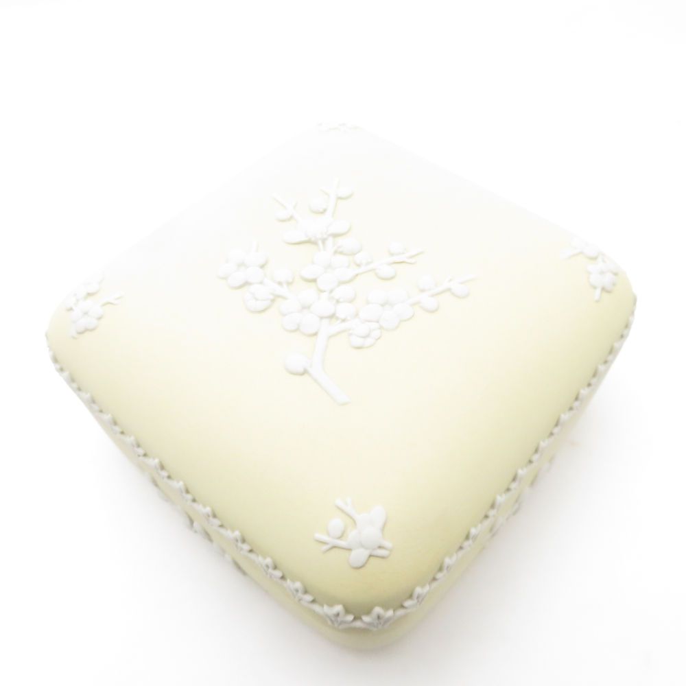 美品 WEDGWOOD ウェッジウッド ジャスパー 小物入れ プリムローズ 梅 スクエア ボックス 希少 SY11055B2 