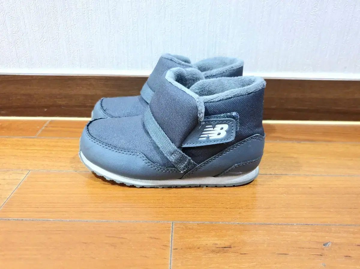 160 New Balance キッズ 冬 ブーツ スニーカー 靴 キッズ ブーツ 起毛 防寒靴 ダウン