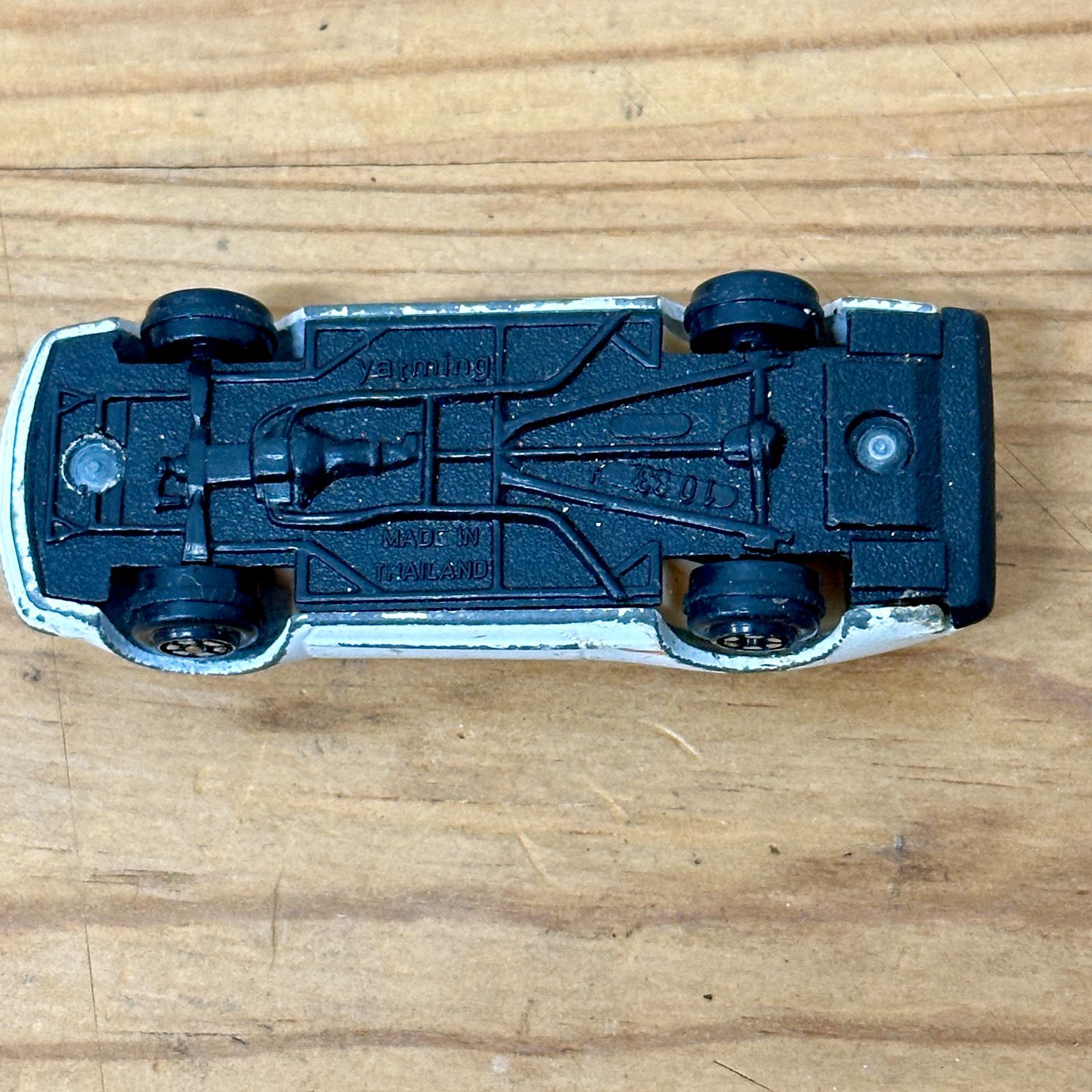 希少】ヤトミン 1/18 フォード サンダーバード 1957 白 ミニカー