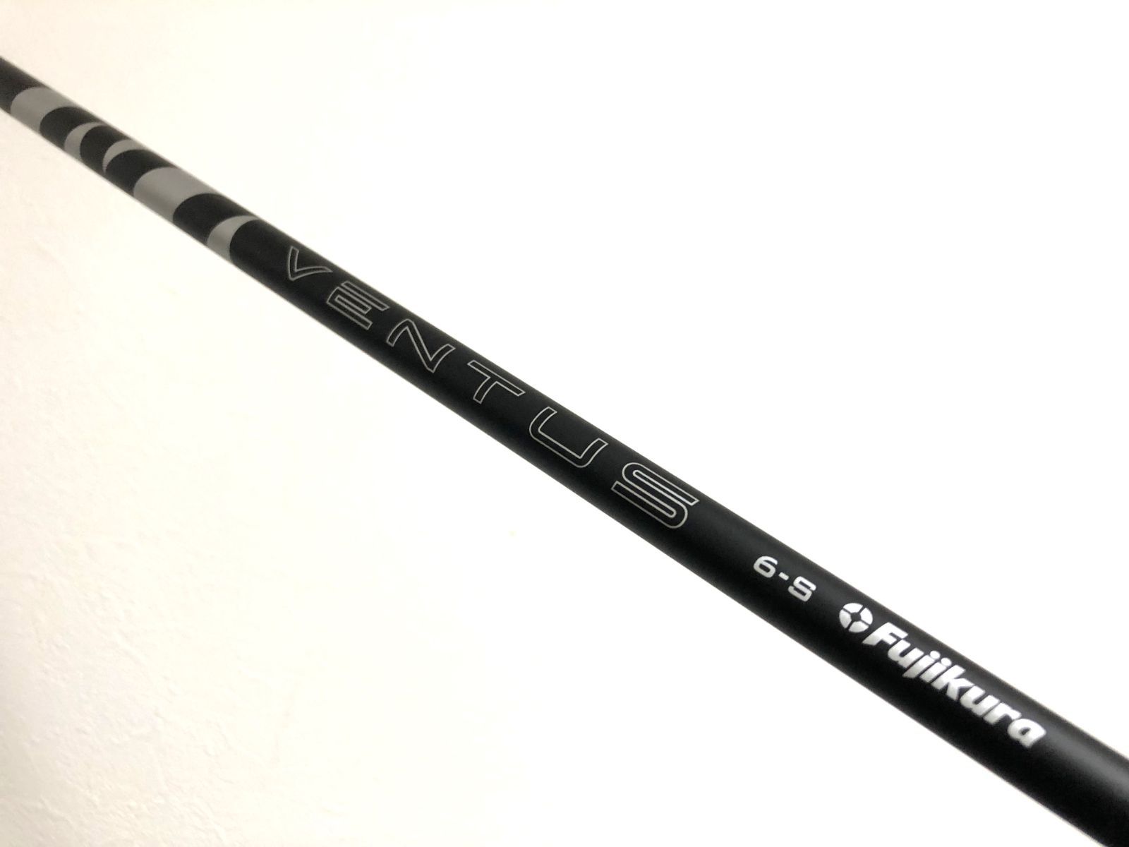 新品 最新 コブラ cobra スリーブ付 2024 ベンタス ブラック 6-S