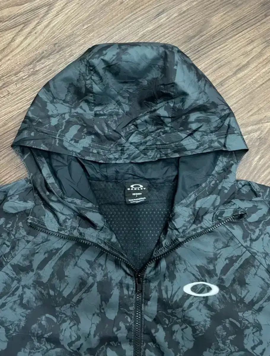 OAKLEY オークリー OAKLEY ゴープコア パターン ウインドブレーカー M