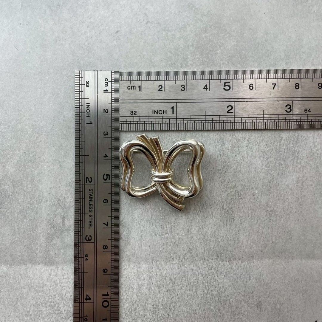 オールドティファニー リボン ブローチ シルバー 925 TE1fe - メルカリ