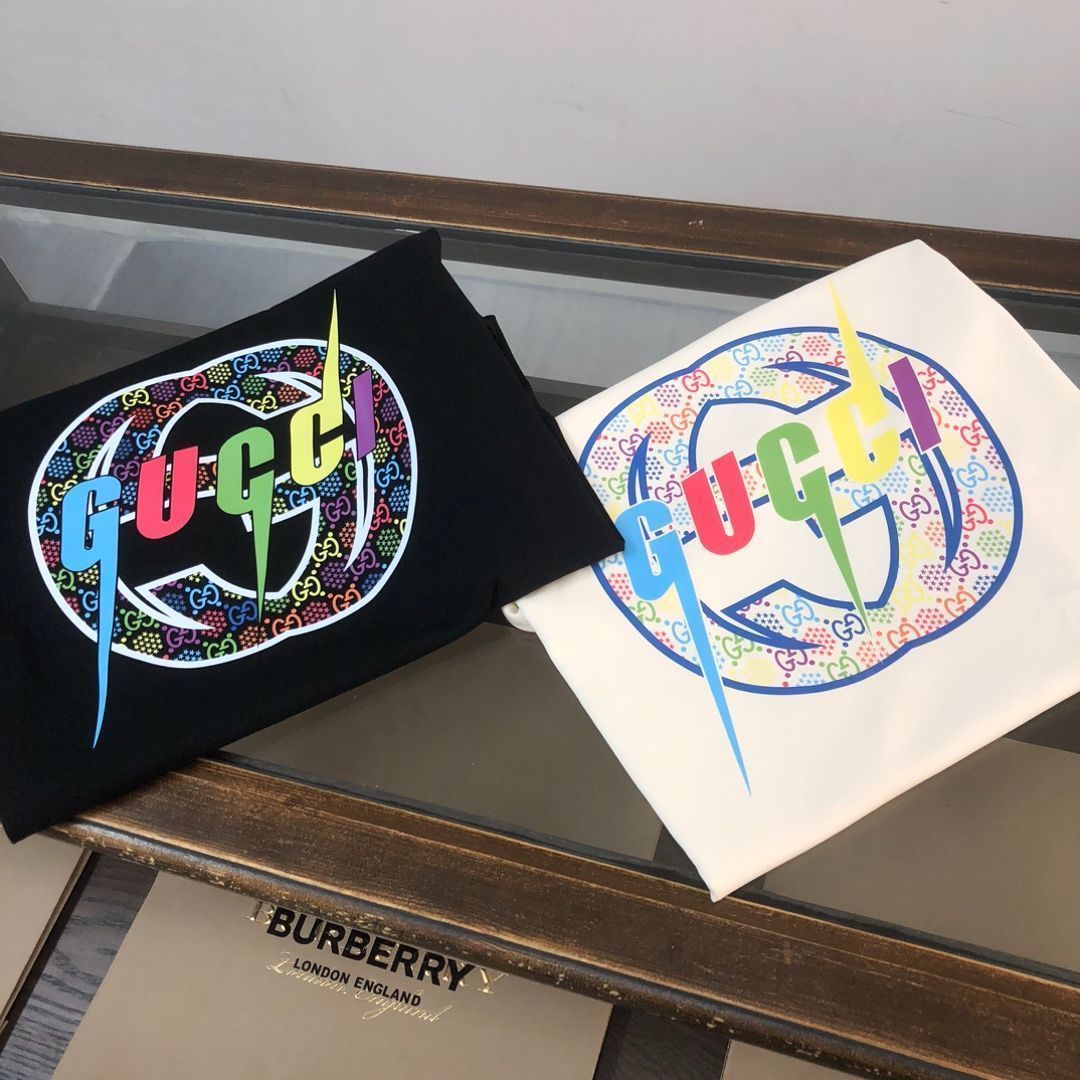 本日限定特価】GUCCI 春夏 カラーロゴプリントTシャツ [本日特価