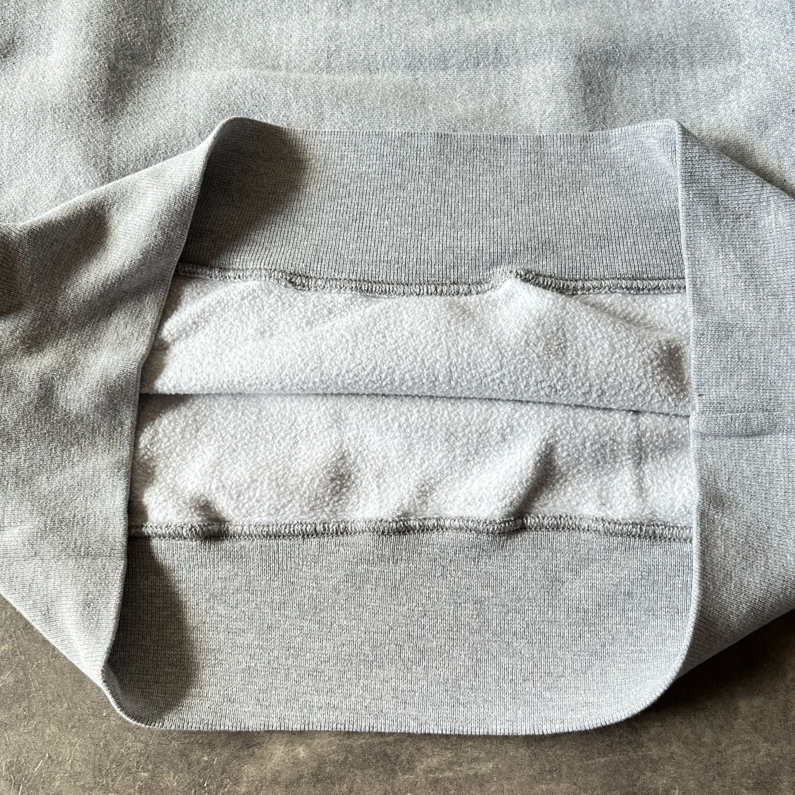 クルーネックスウェット グレー