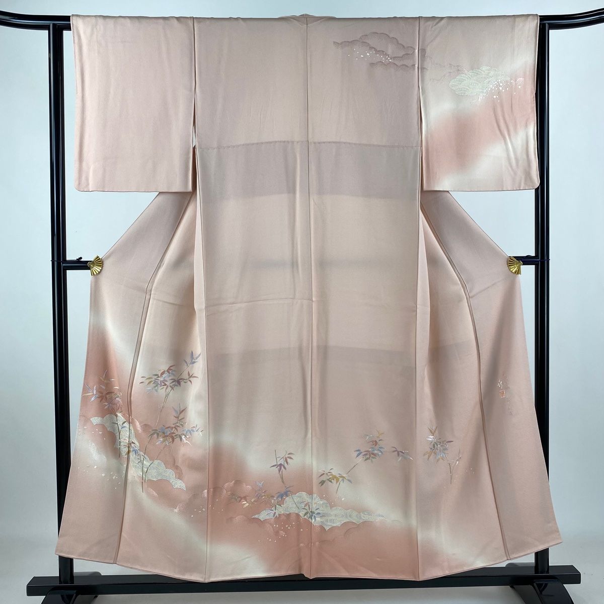 訪問着 身丈154.5cm 裄丈62.5cm S 袷 落款 笹 雲文 刺繍 ぼかし 薄ピンク 正絹 美品 秀品 【中古】