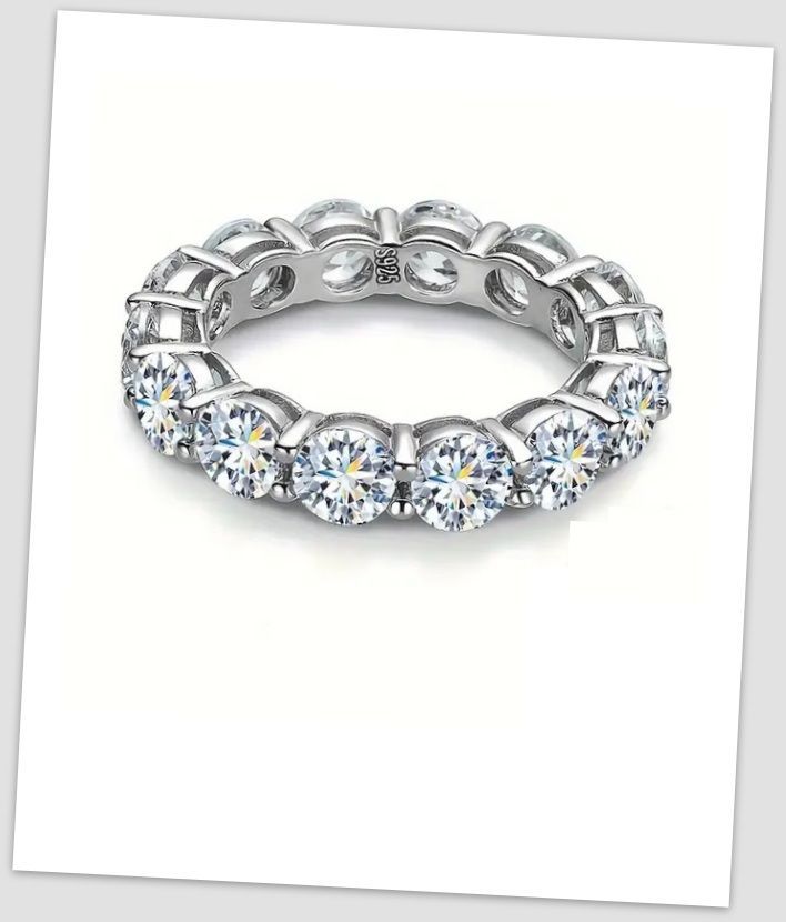 値下げ特売！ダイヤモンドの2.4倍の煌めき ゴージャスな【合計7ct 