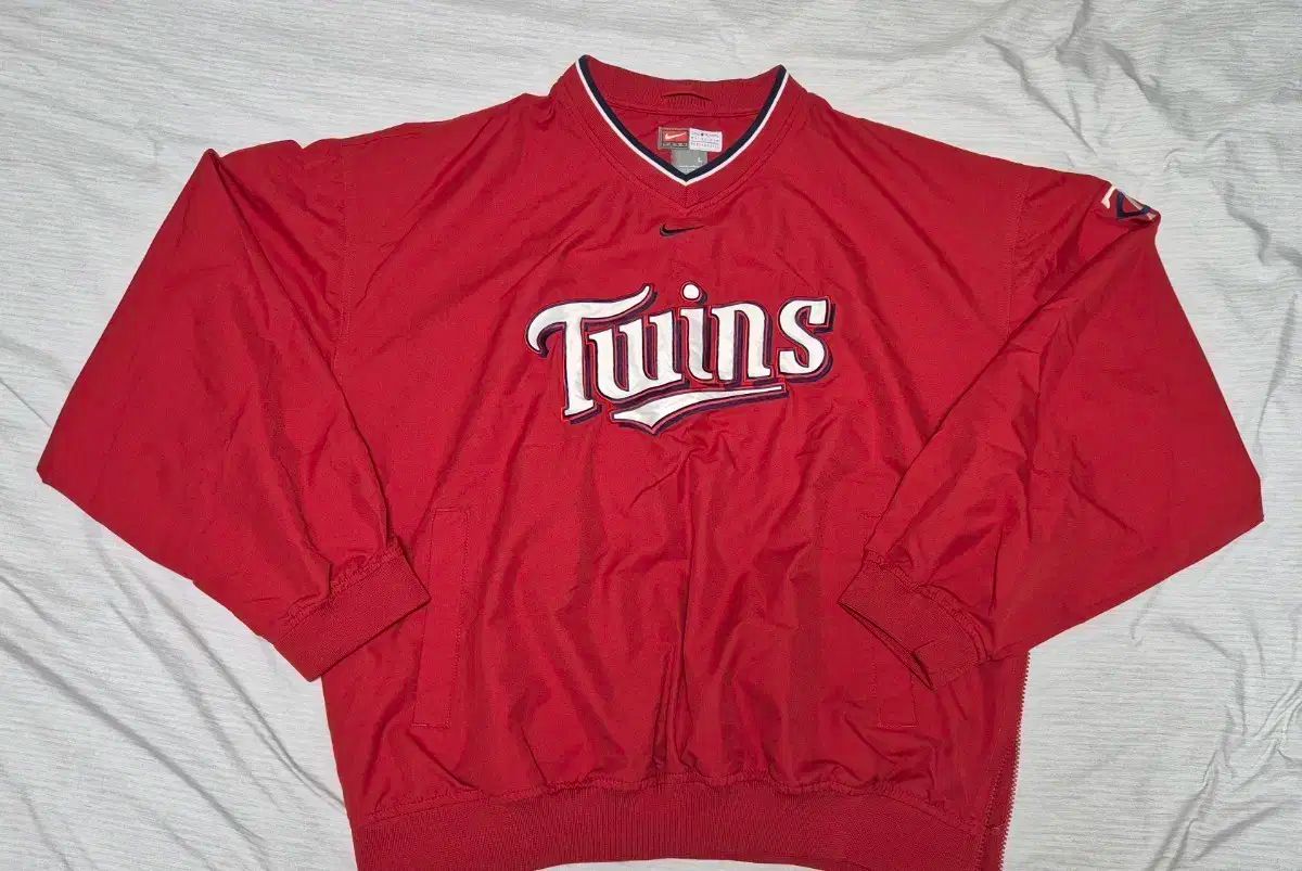 ナイキ MLB ミネソタ TWINS ツインズ プルオーバー ウィンドブレーカー 野球ジャケット