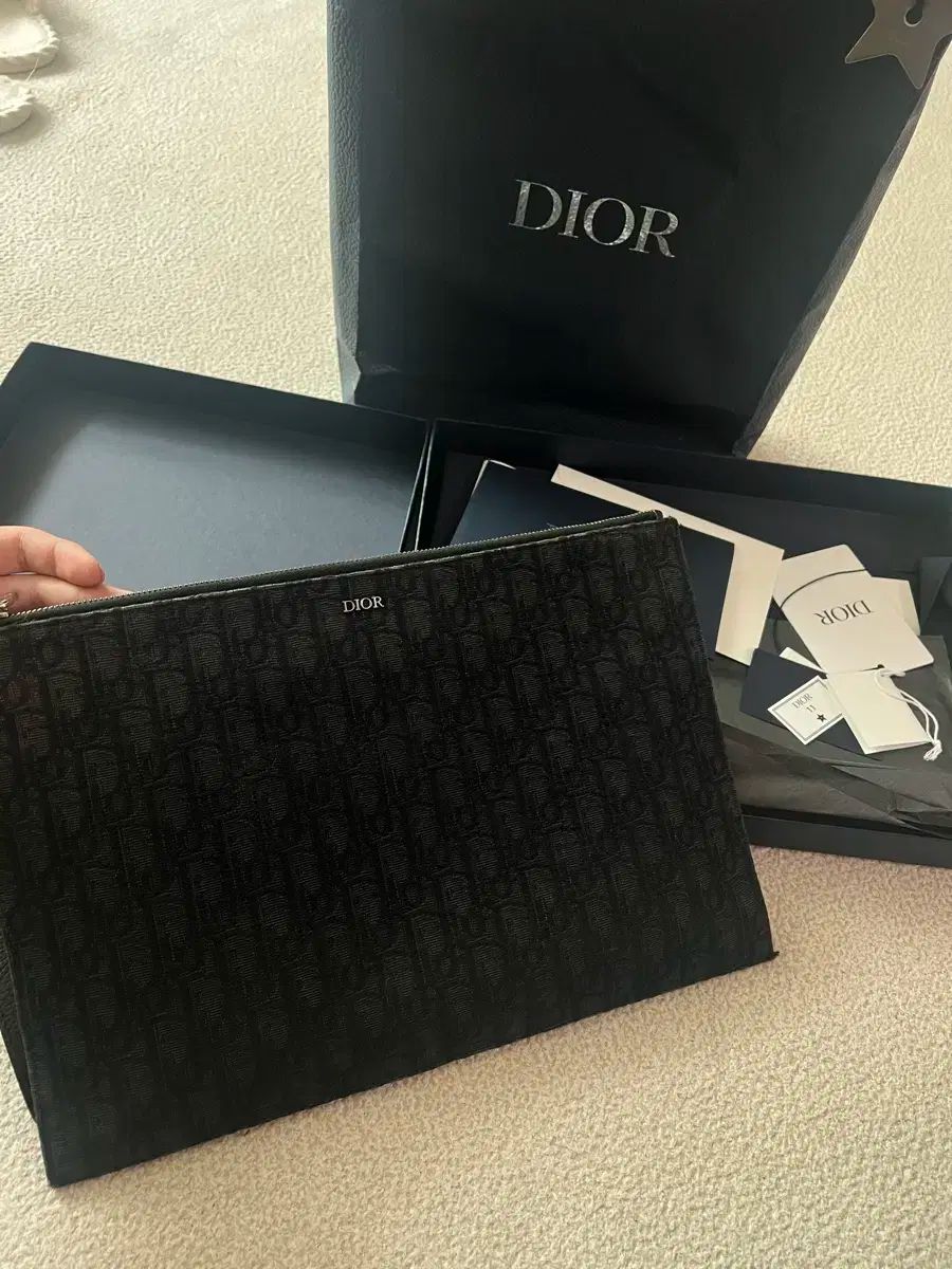 Dior ディオール オブリーク A4 クラッチバッグ ブラック 色 付属品完備 公式ホームページ