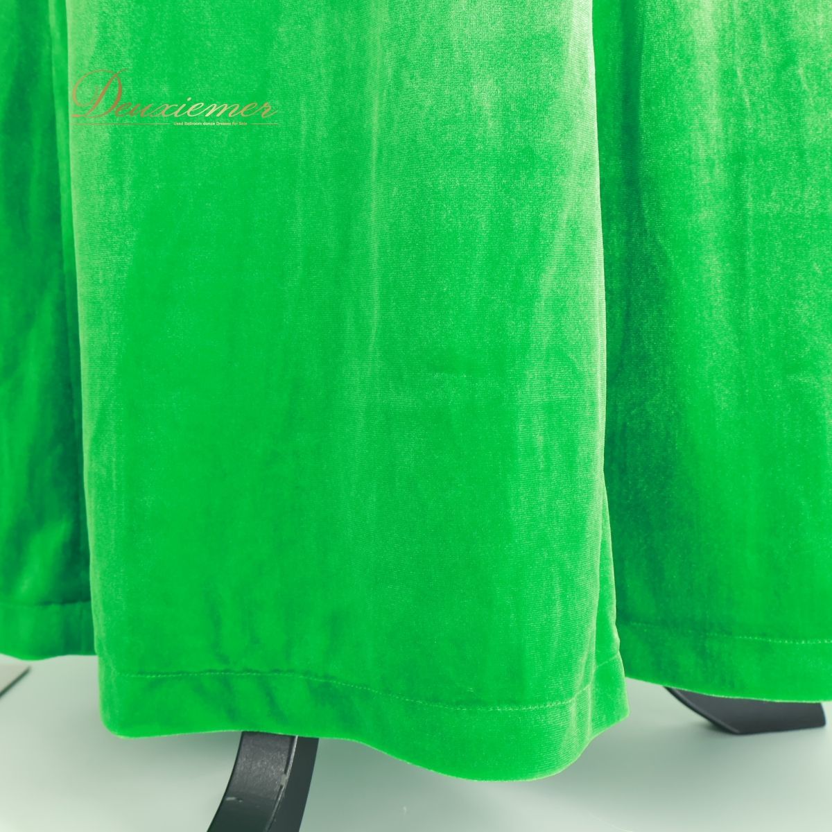 【美品】ui no! ベロア ハワイ製 フラダンス衣装 ロングワンピース 緑系 美品】ui no! ベロア ハワイ製 フラダンス衣装 ロングワンピース 緑系