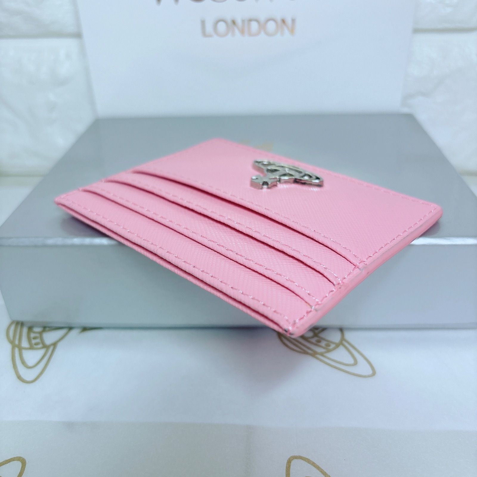 処分 お値下可 Vivienne Westwood ピンク 定期入れ ドクロ 処分 お値下可 Vivienne Westwood ピンク 定期入れ ドクロ