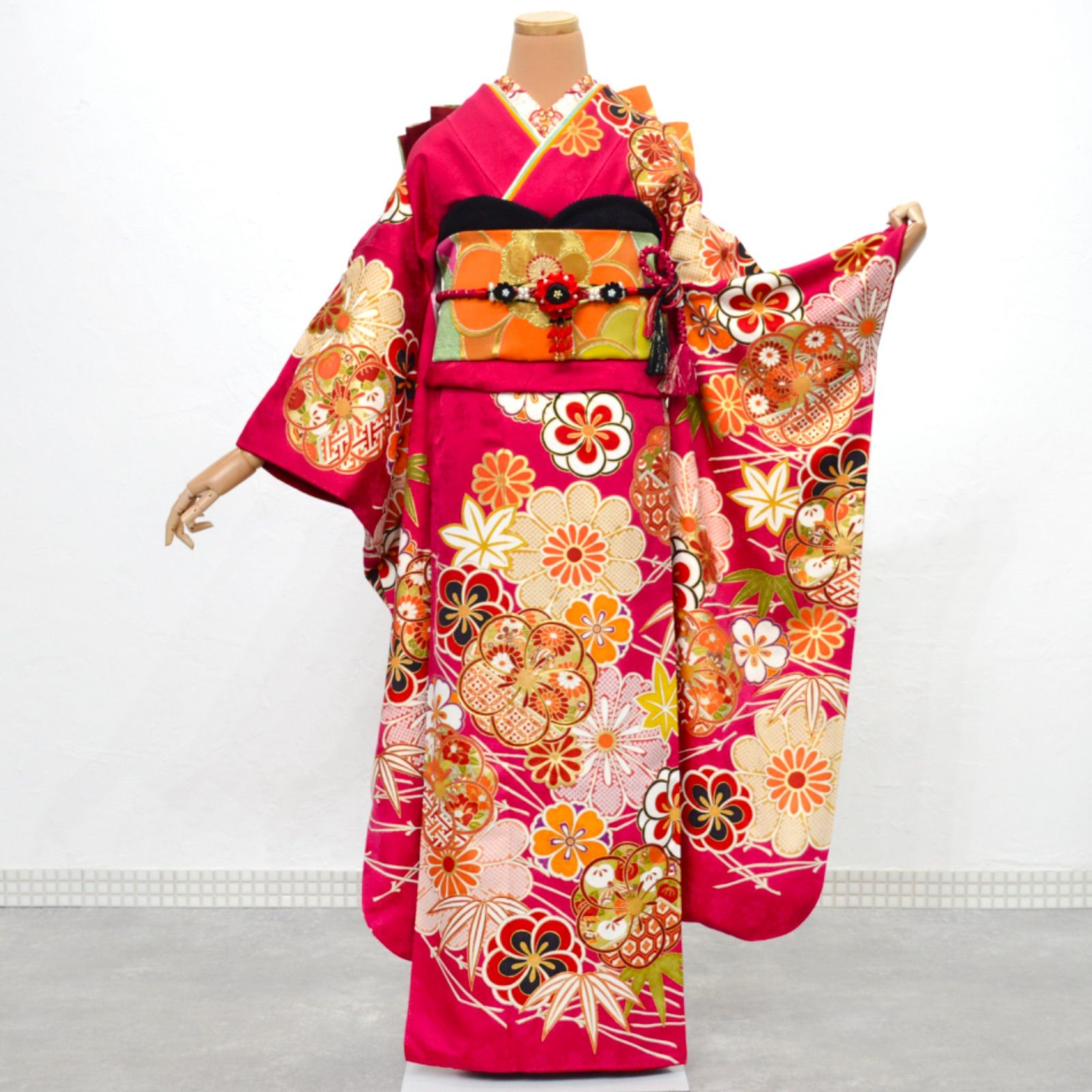 美品》正絹 振袖フルセット S〜Lサイズ 成人式 金駒刺繍 ショッキング