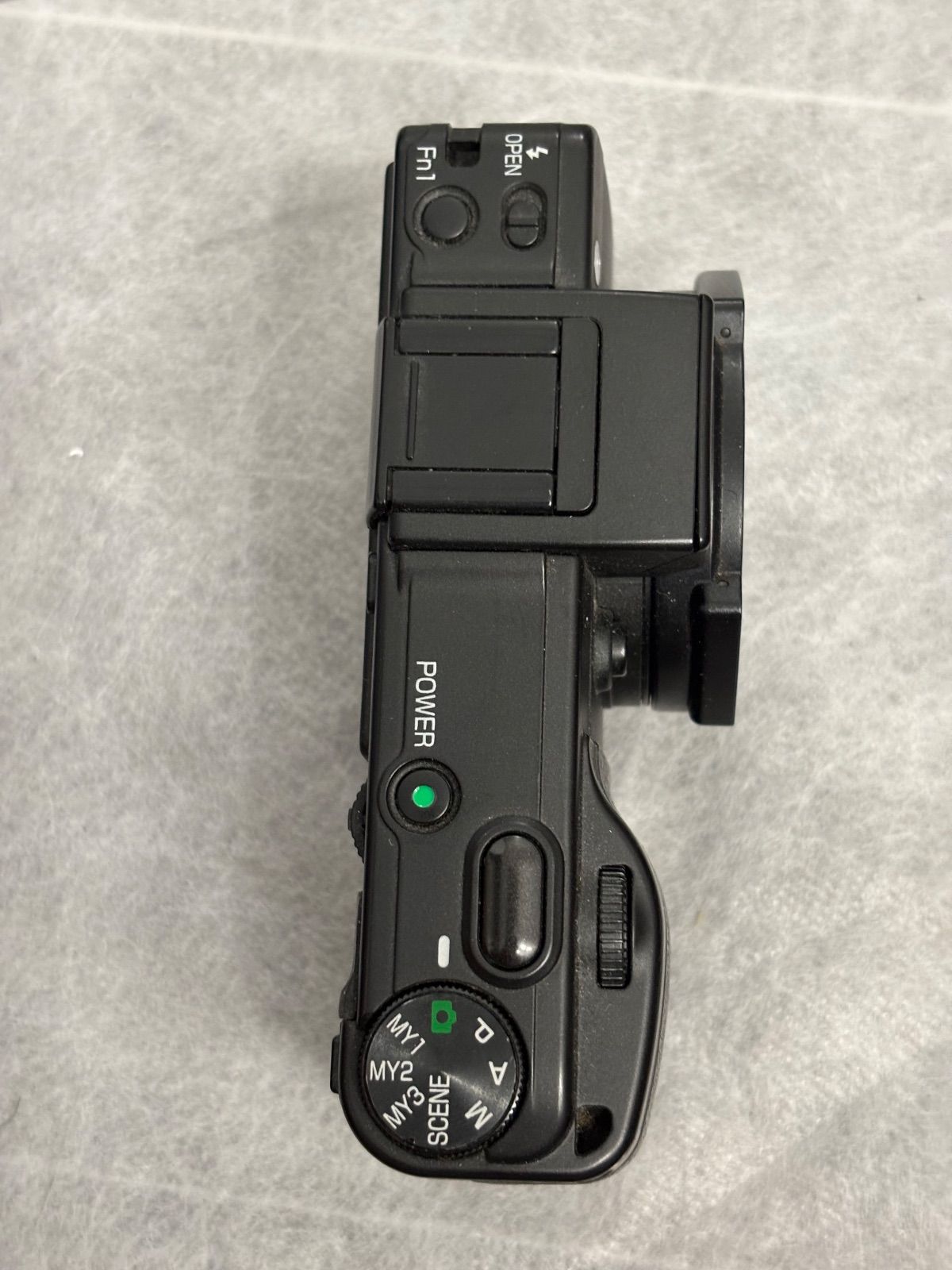 カメラ RICOH GX200 デジカメ 8221