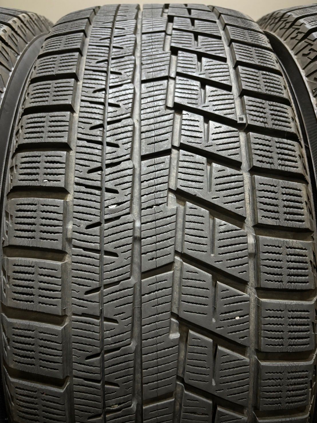 ★215/55R17 YOKOHAMA/ice GUARD iG60 17年製 スタッドレス 4本 ヨコハマ アイスガード クラウン ヴェゼル オデッセイ (3-G212)