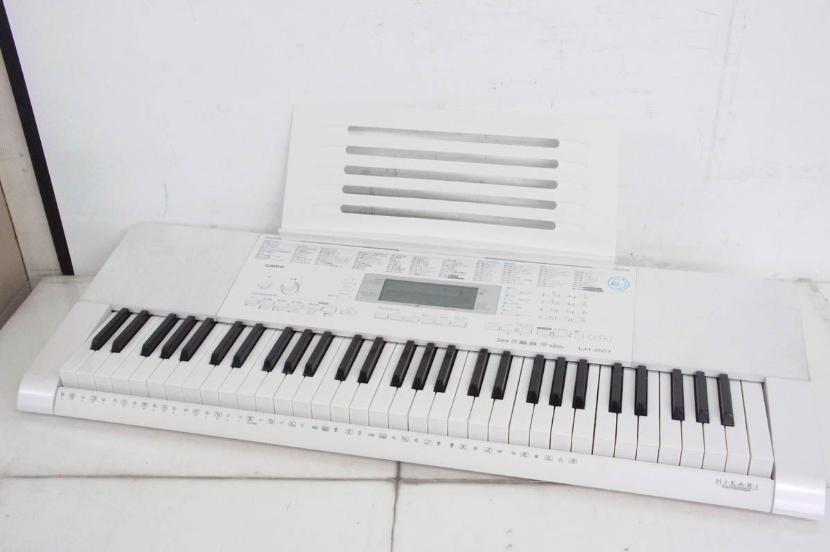 CASIOカシオ 光ナビゲーションキーボード LK-221 電子キーボード 61鍵
