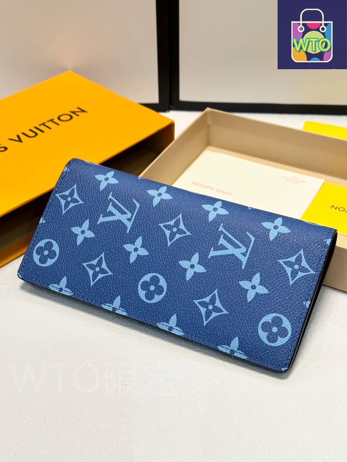 Louis Vuittonルイヴィトン 財布 クレジットカードスロットに紙幣と手形を保管し 現金を保管できるステープル付き仕切り ブルーカレー | ♥品 -WT0輸入