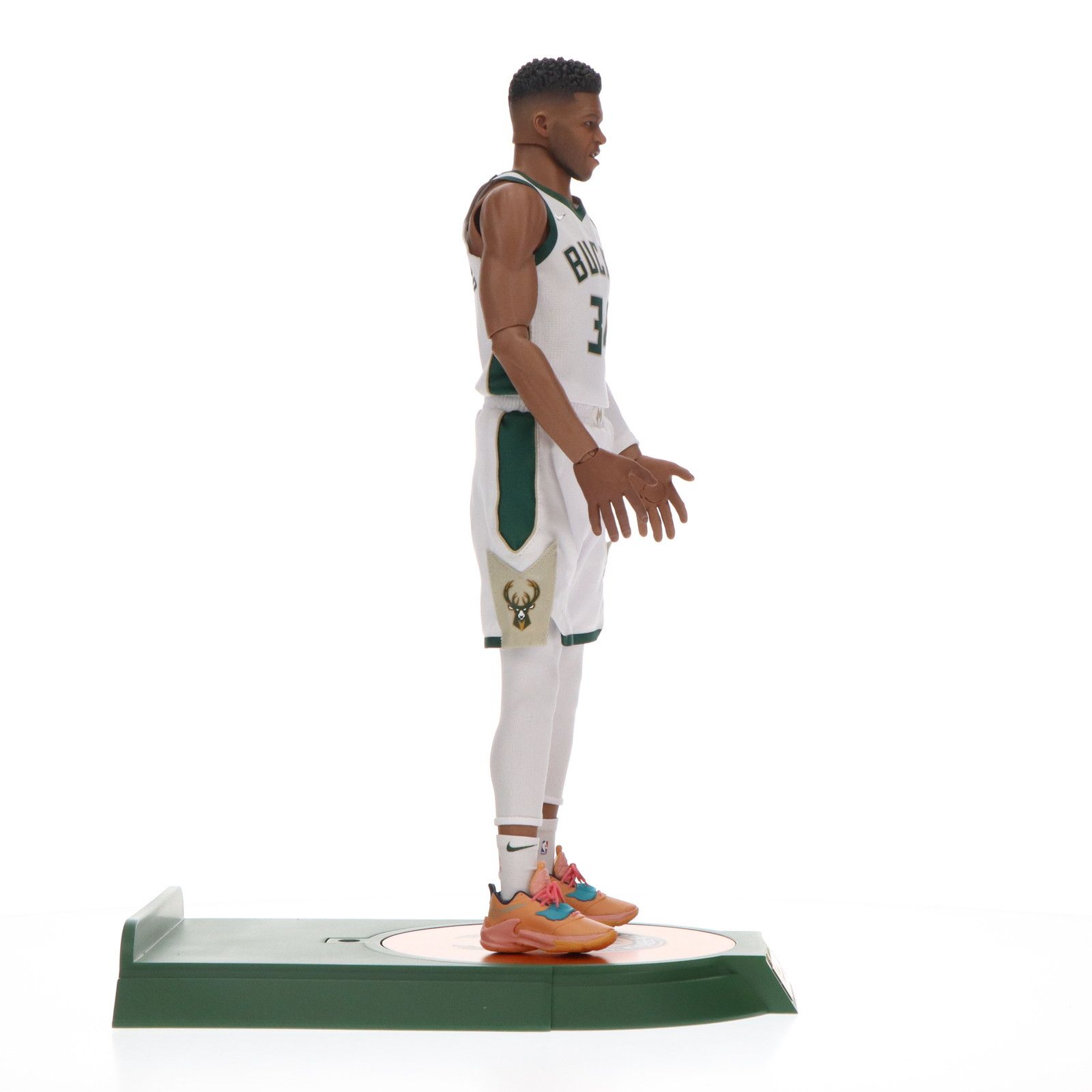 リアルマスターピース NBAコレクション ヤニス・アデトクンボ 1