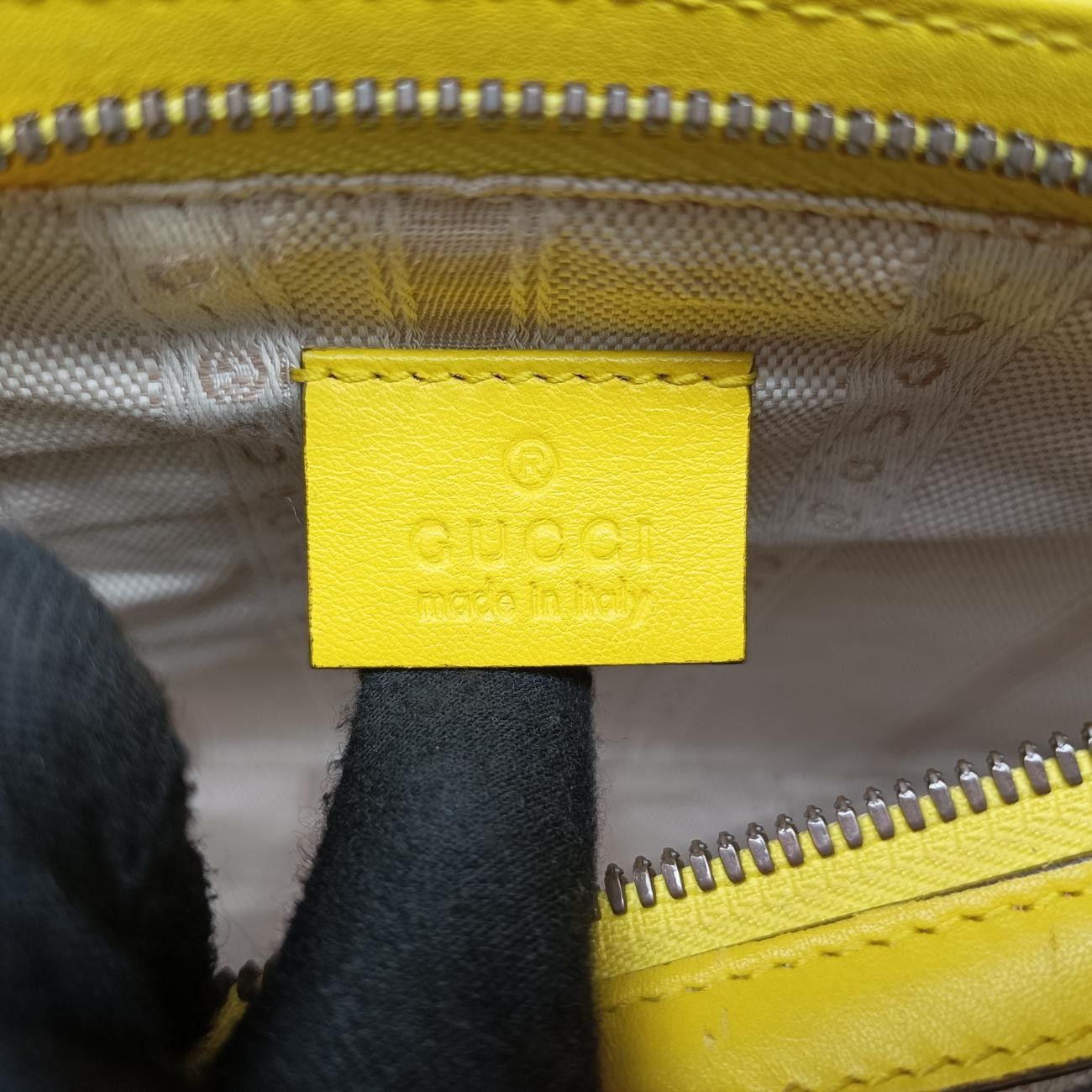 グッチGucciブライトビットイエローパテント371925D017218228