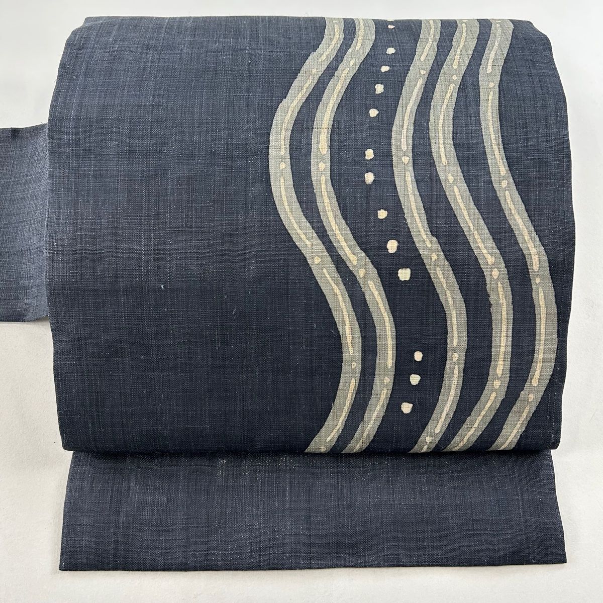 名古屋帯 名品 夏帯 紬地 幾何学模様 銀糸 黒灰 正絹 【】