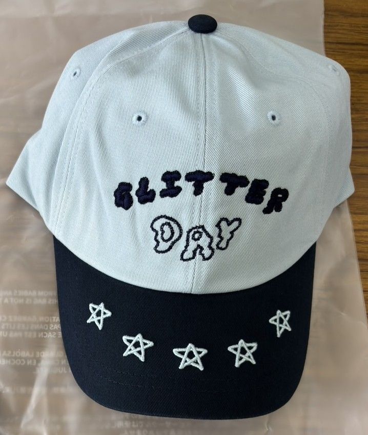 ILLIT GLITTER DAY ソウルコン グッズ　BALL CAP 新品 ILLIT GLITTER DAY ソウルコン グッズ BALL CAP 新品 - メルカリ