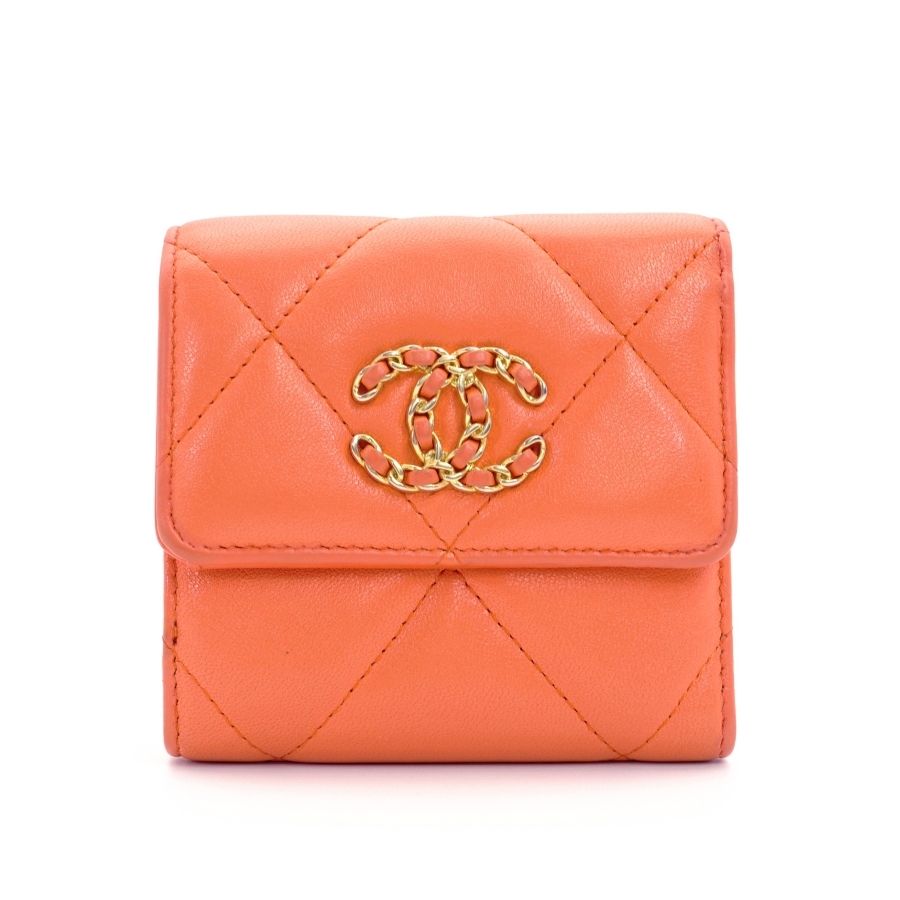 シャネル CHANEL 19シリーズ 三つ折り財布 オレンジ 財布 レザー  