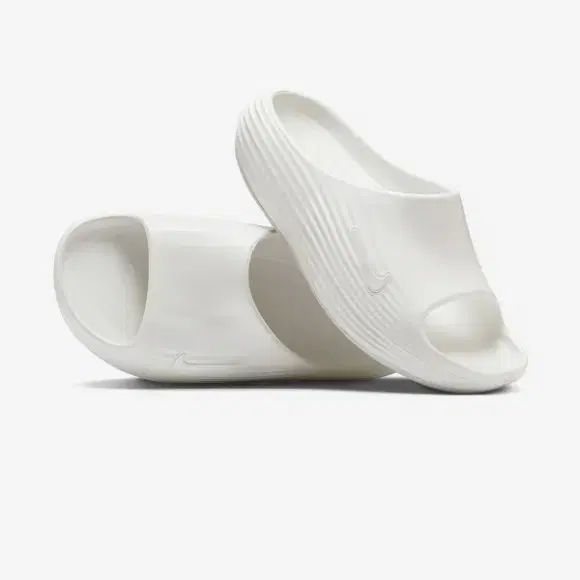 NIKE ナイキ リアクト X 若返らせる ユニセックス スリッパ HV4479 ー 100