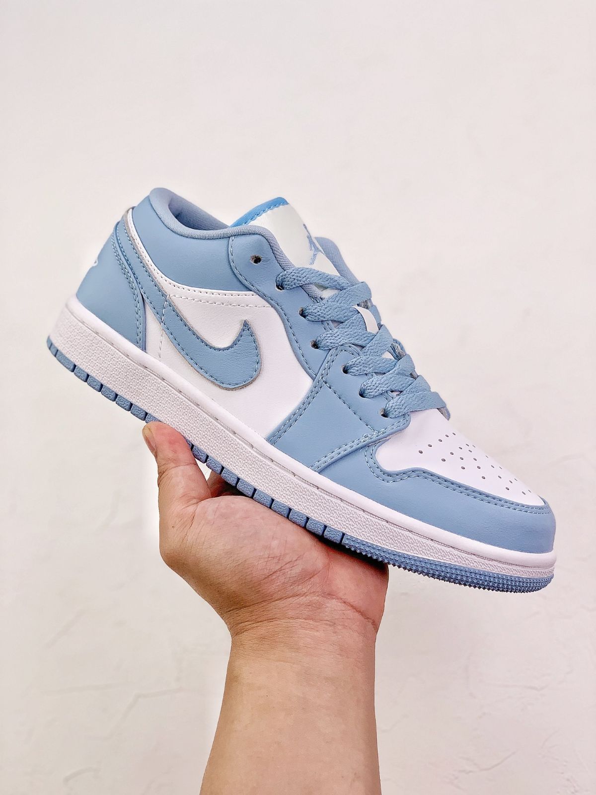 ✨大特価✨NIKE  Air Jordan 1 Low 'Aluminum' DC0774-141 スニーカー メンズ レディース ローカット 23.5cm