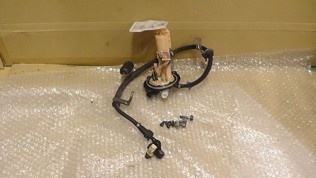 ギア4スト UA08J-002xxx の 燃料ポンプ 1759885150