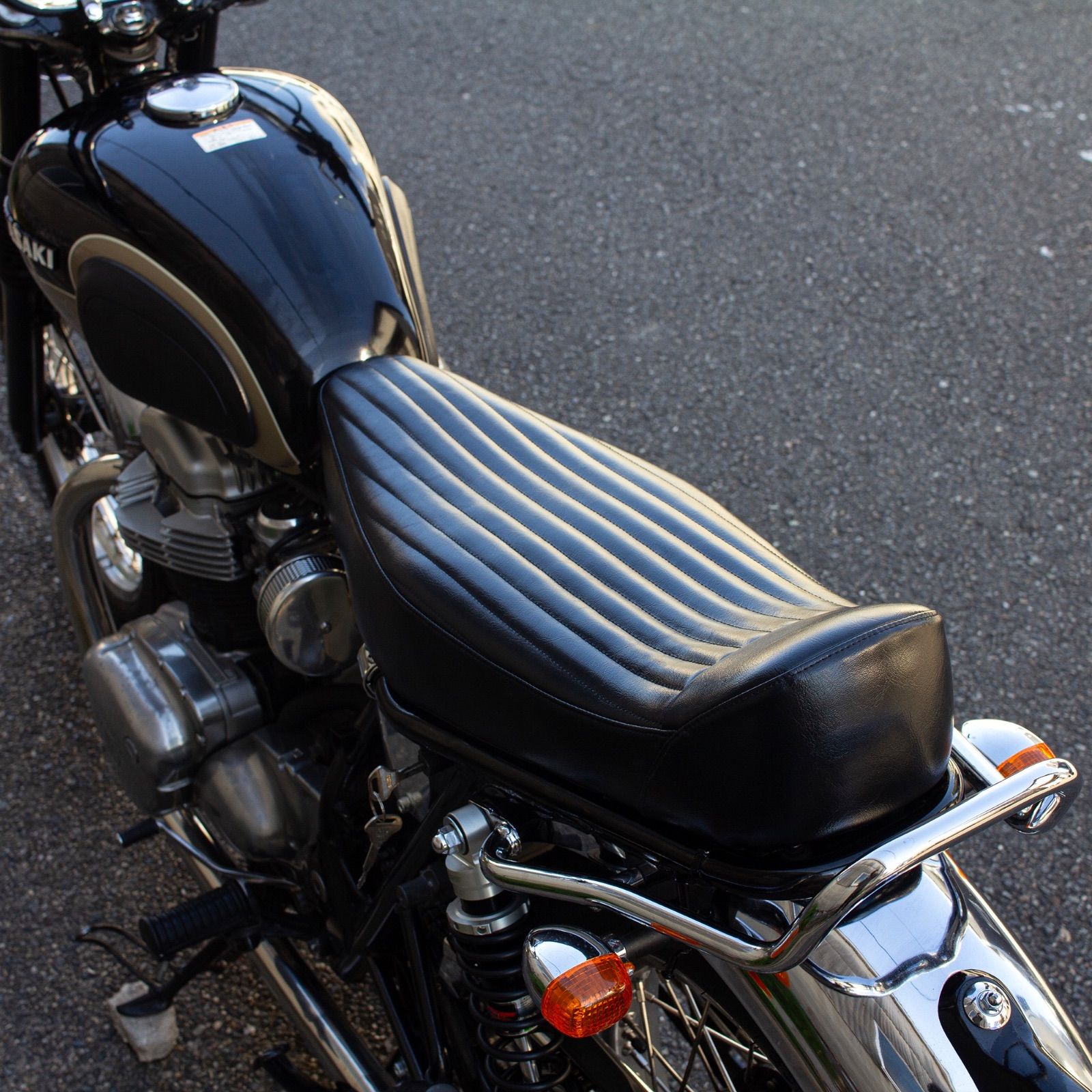 W650/400/800用 ベーツタイプ 'Narrow' TTシート MOTOR ROCK (MR-SM102
