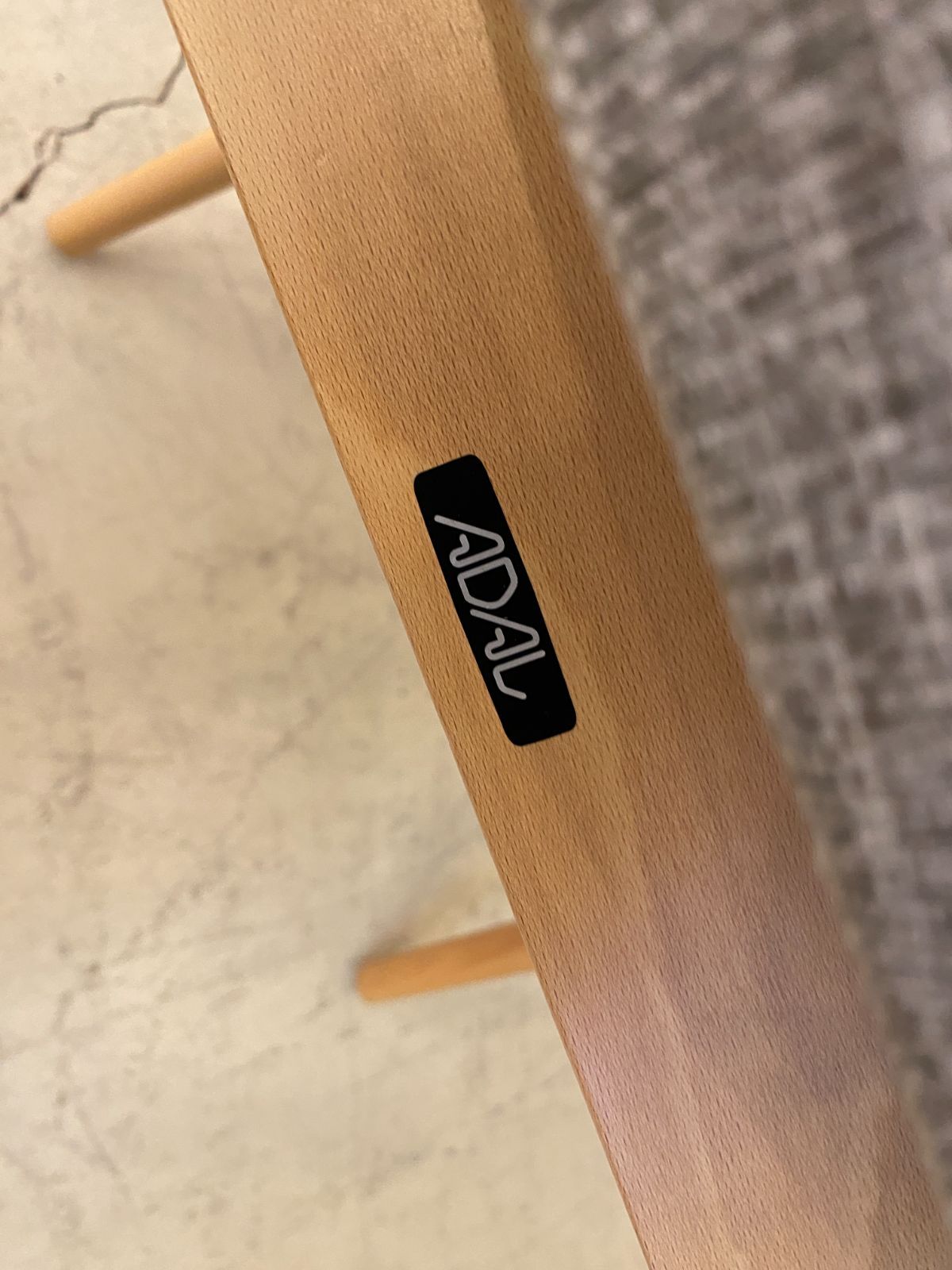 ADAL チェア