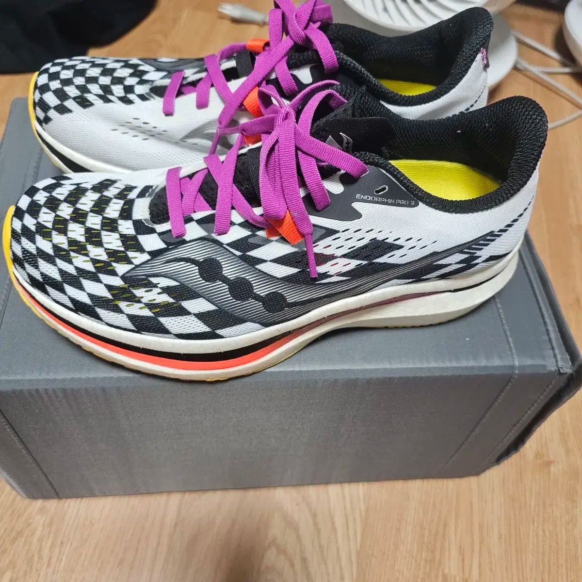 Saucony サッカニー アンドルフィンプロ2 250サイズ