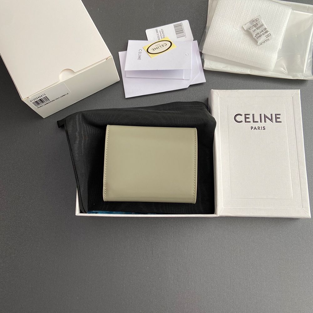 CELINE トリオンフ コンパクト財布 SMALL TRIOMPHE WALLET グレー色 ミニ財布