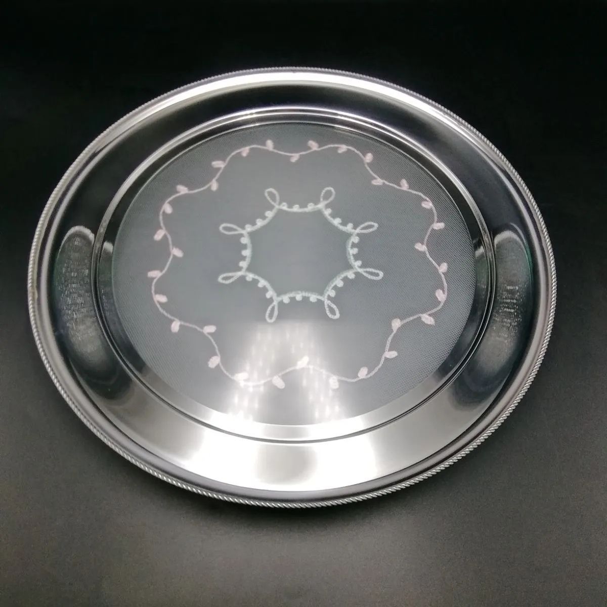 WMF Cromagan Germany 刺繍レース ネット ガラス ステンレストレー 丸トレー 脚付き ヴィンテージ