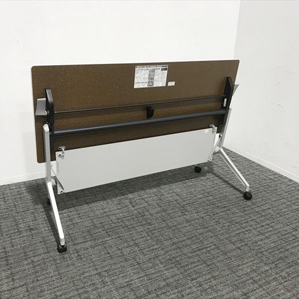 フラップ式会議テーブル リーフライン