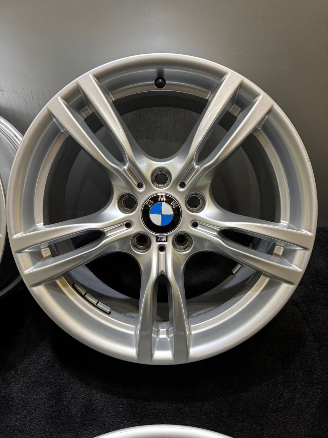 BMW F31 Mスポーツ 18インチ純正アルミホイール 正規品】BMW F30 F31 3シリーズ Mスポーツ 純正 18in 8J +34 8.5