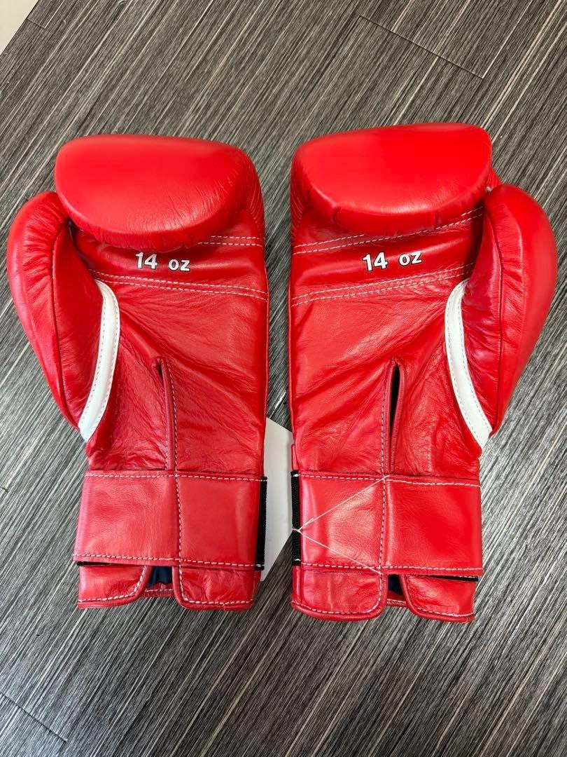 Winning boxing gloves 14 oz red