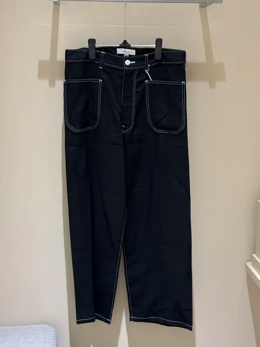 SASQUATCH fabrix. サスクワァッチファブリックス フ シルエット ルート パンツ 黒